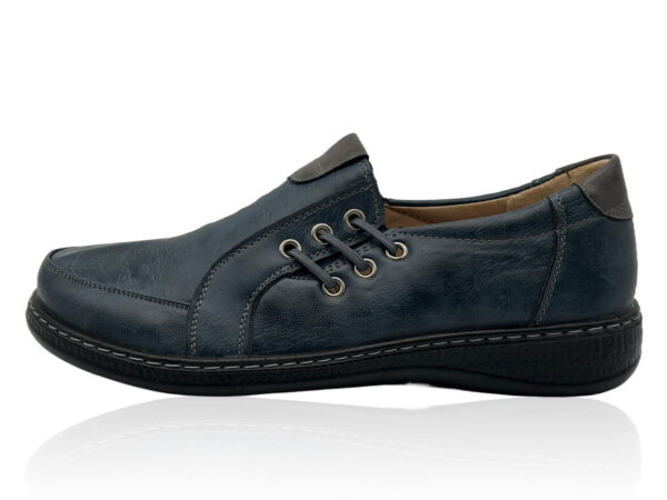 Bequemer Damen-Slipper mit Elastikeinsätzen zum Reinschlüpfen